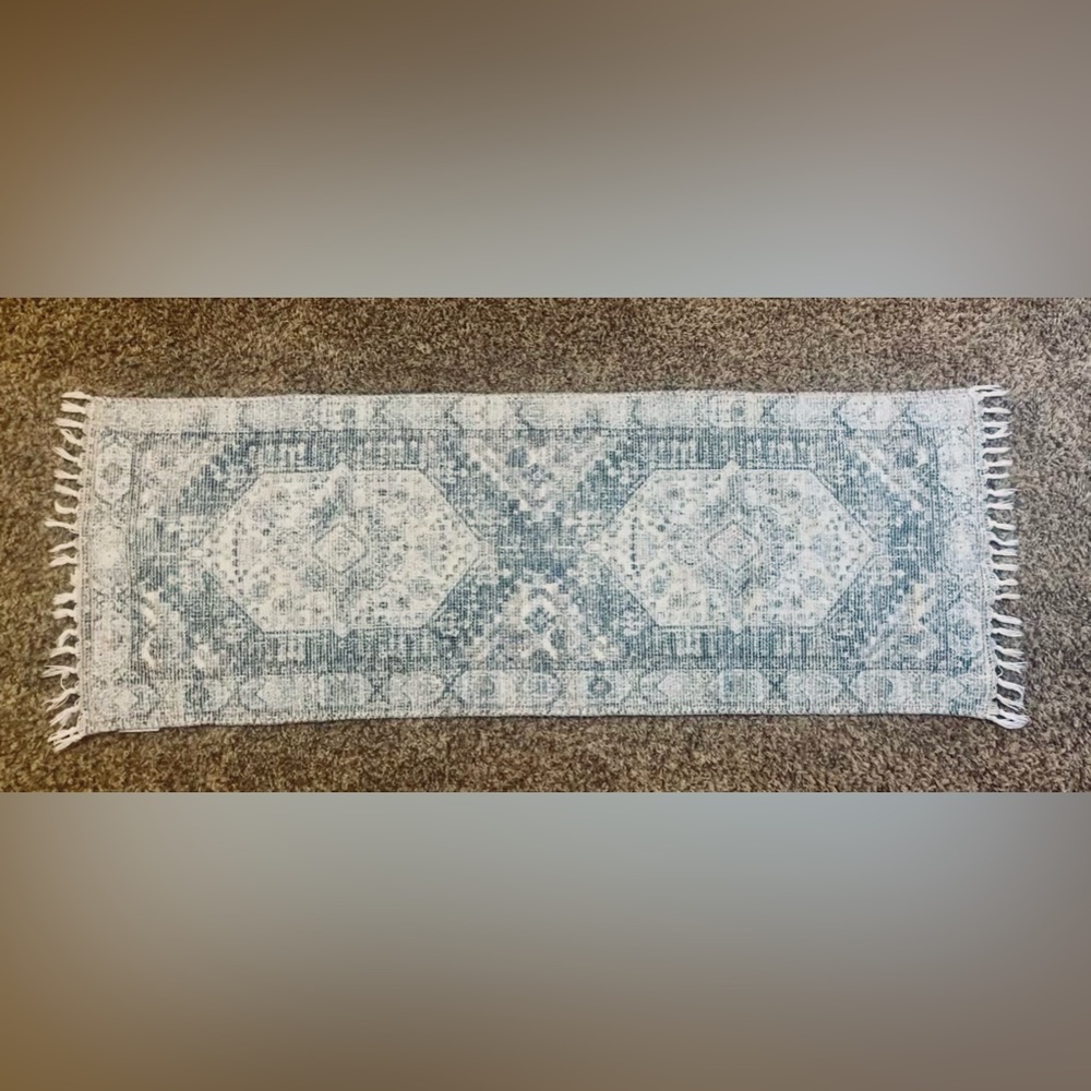 NWOT Machine Washable Runner!